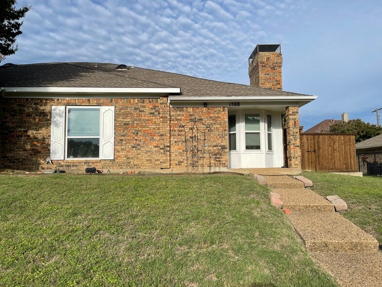 Building Photo - 1508 Nest Pl