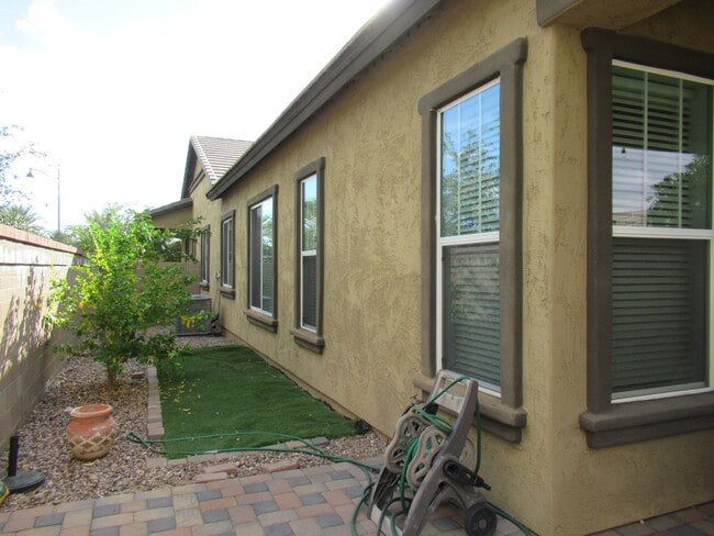 Building Photo - MULBERRY