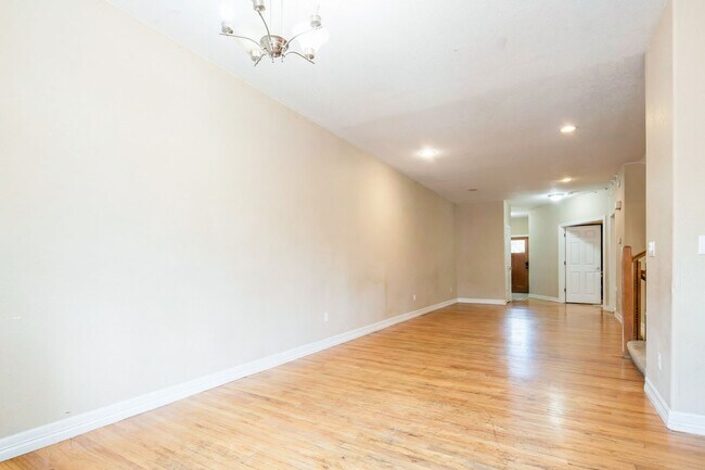 Building Photo - Exceptional 5-Bedroom Home Steps from the University of Denver