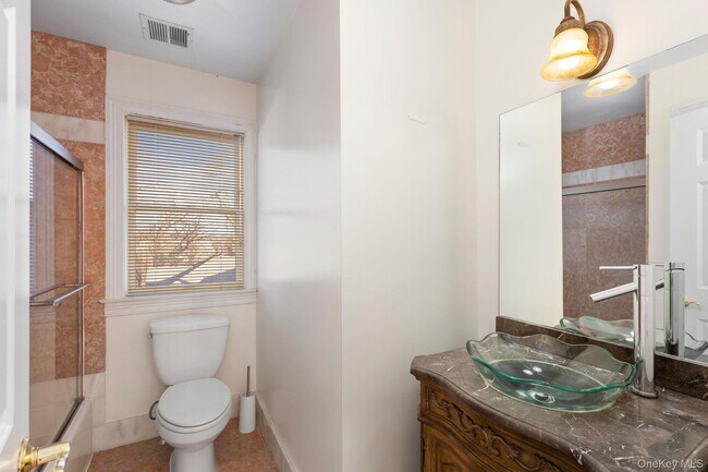 Building Photo - 44 Hillwood Pl