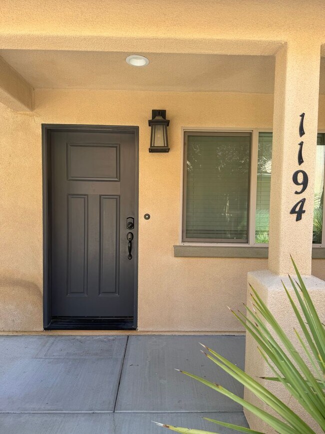 Building Photo - 1194 Velarde Cir
