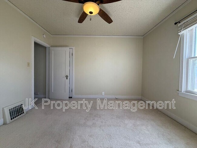 Building Photo - 2716 Central Ave