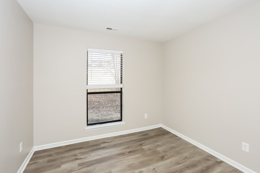 Building Photo - 8428 Rittenhouse Cir