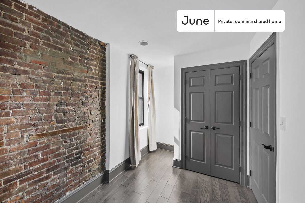 Building Photo - Private bedroom in 2 bed/1 bath Home