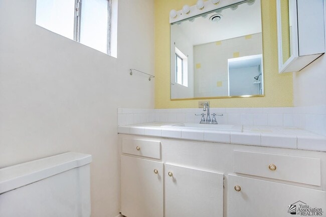 Building Photo - 1128 S 9th Ave