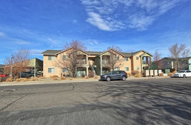 Building Photo - Willow Way Apartments