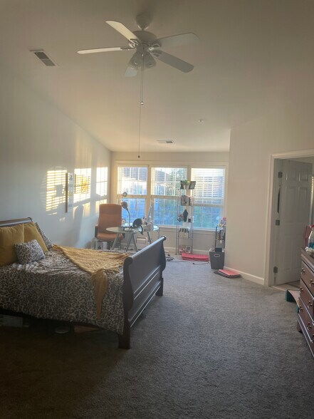 Building Photo - 14605 Hawley Ln