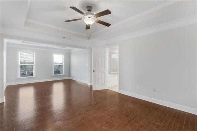 Building Photo - 2541 Sibley Dr