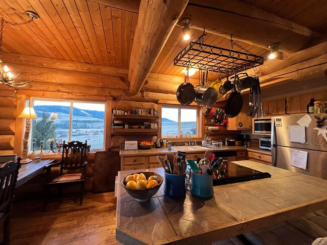 Building Photo - Fully Furnished Cabin with great views. Lo...