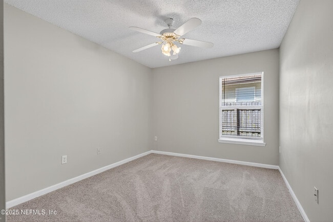 Building Photo - 2821 Cross Creek Dr