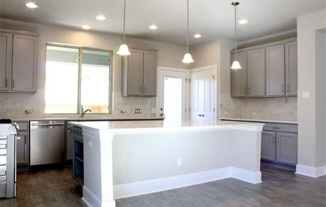 Building Photo - 224 Cherokee Rose Cir