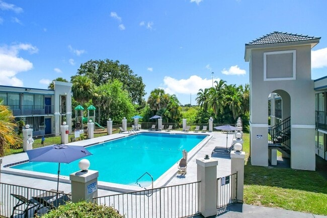 Building Photo - 4645 N Socrum Loop Rd