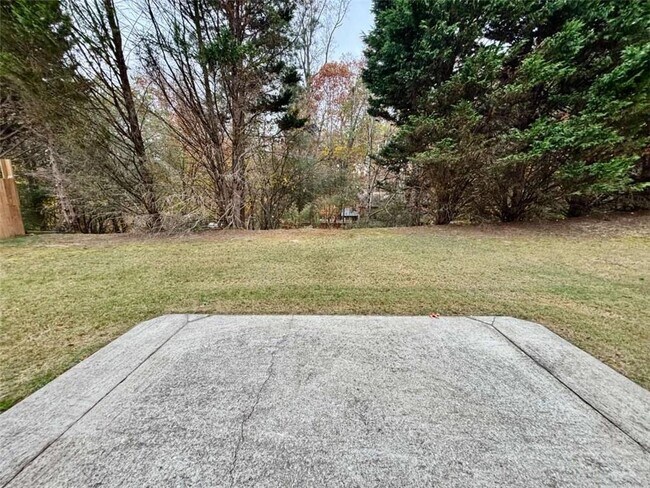 Building Photo - 345 Blackwood Ln