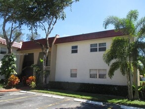 Building Photo - 212 Lake Frances Dr