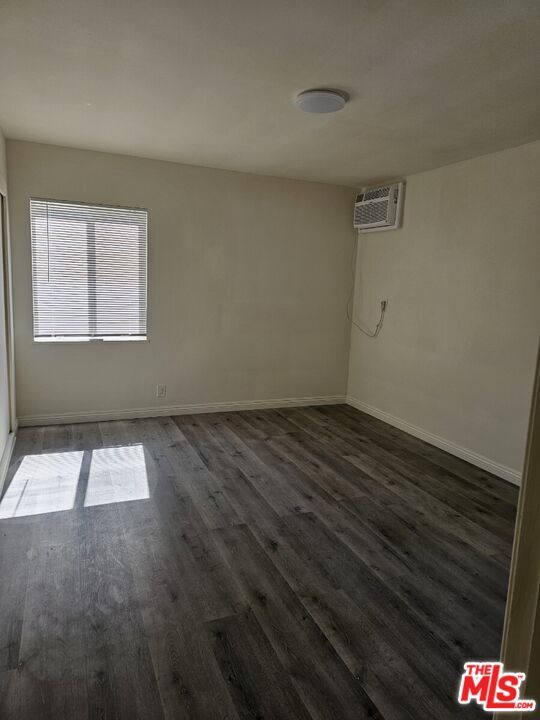 Building Photo - 914 S Gramercy Dr