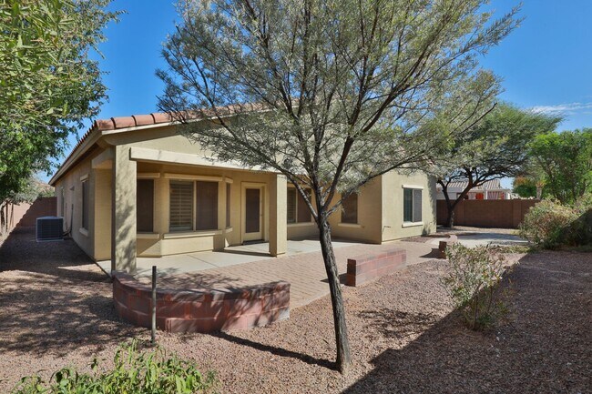 Building Photo - **Beautiful Home in Gilbert, AZ**