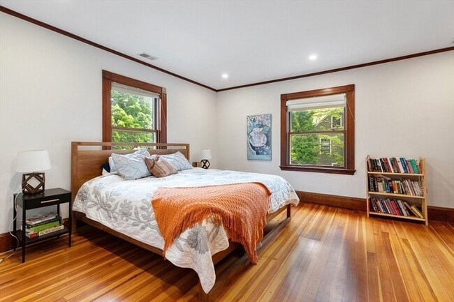 Building Photo - 12 Windermere Ave