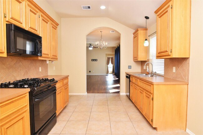 Building Photo - 1827 Vander Wilt Ln