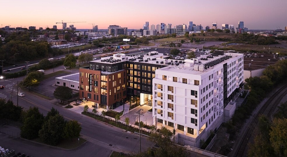 Building Photo - 700 Hamilton Ave