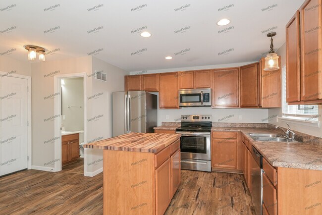 Building Photo - 1965 Masters Dr