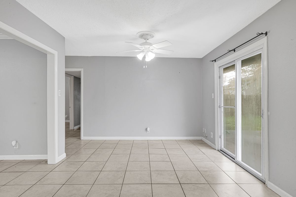 Building Photo - 3806 Kaplan Dr