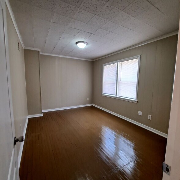 Building Photo - 1193 Wright Rd