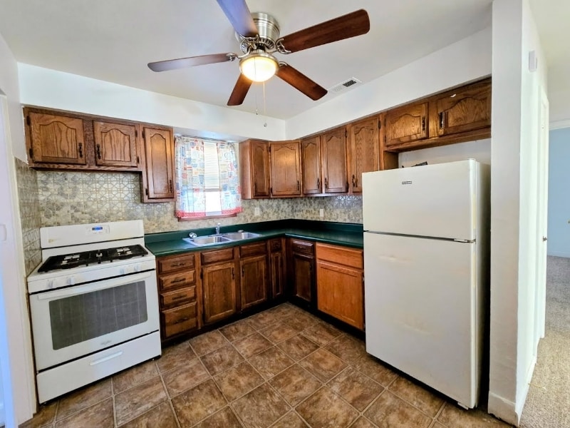 Building Photo - 19 Mary Ann Ct