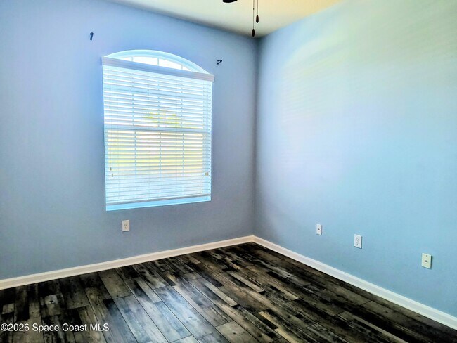 Building Photo - 490 Bismarck Way