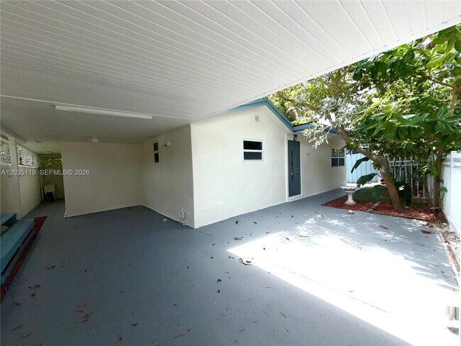 Building Photo - 9615 NW 3rd Ave