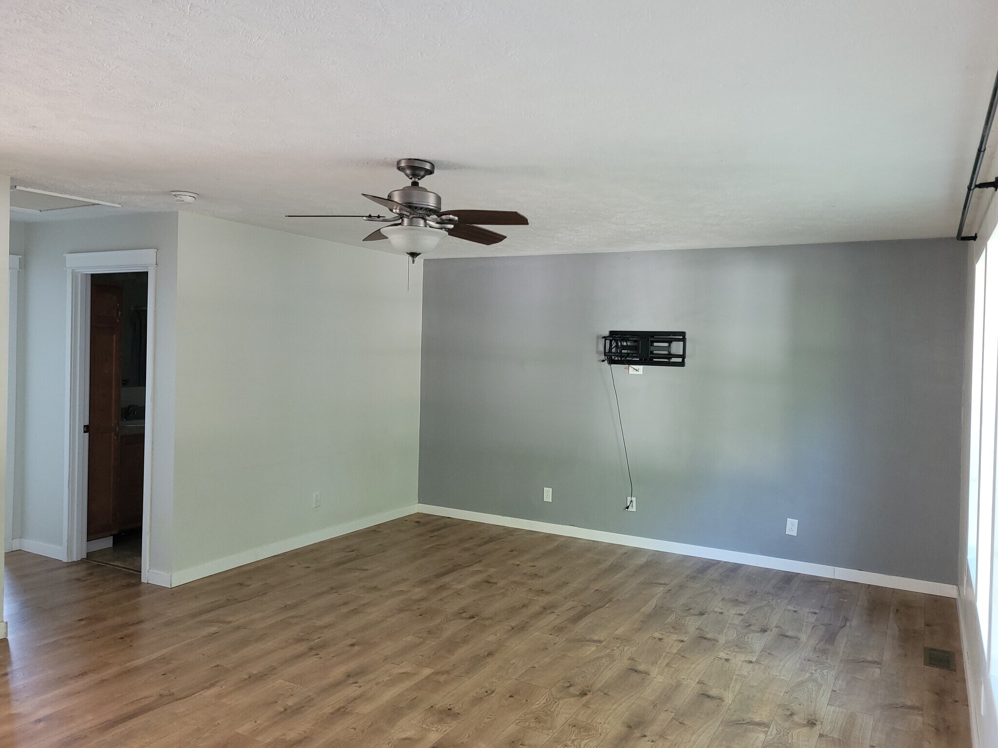Building Photo - 6088 Pointview Ct