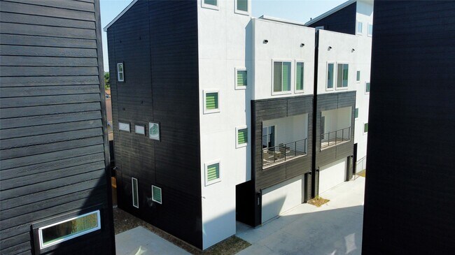 Building Photo - 4607 Edmund St