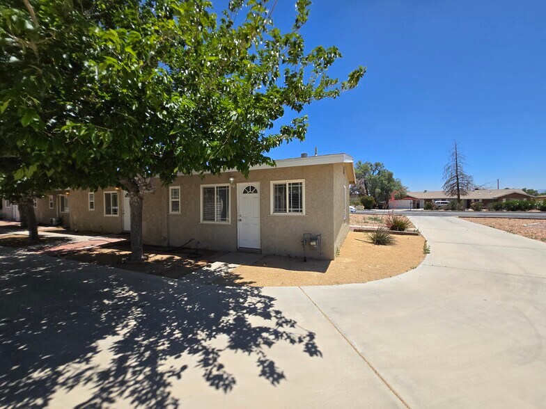Building Photo - 16340 Villa Dr
