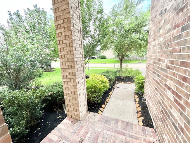 Building Photo - 26954 Mustang Retreat Ln