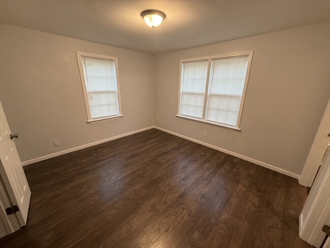 Building Photo - 1031 N Belvedere Blvd