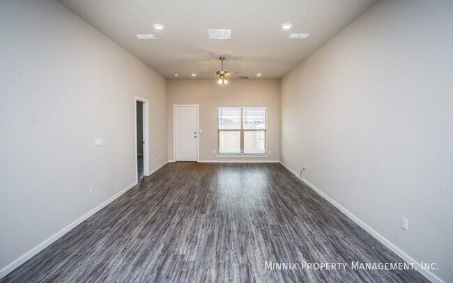 Building Photo - 1924 Langford Ave