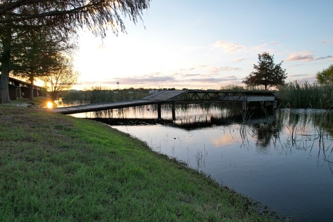 Building Photo - 126 Alton Ave