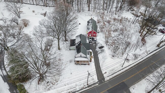 Building Photo - 656 Grove St