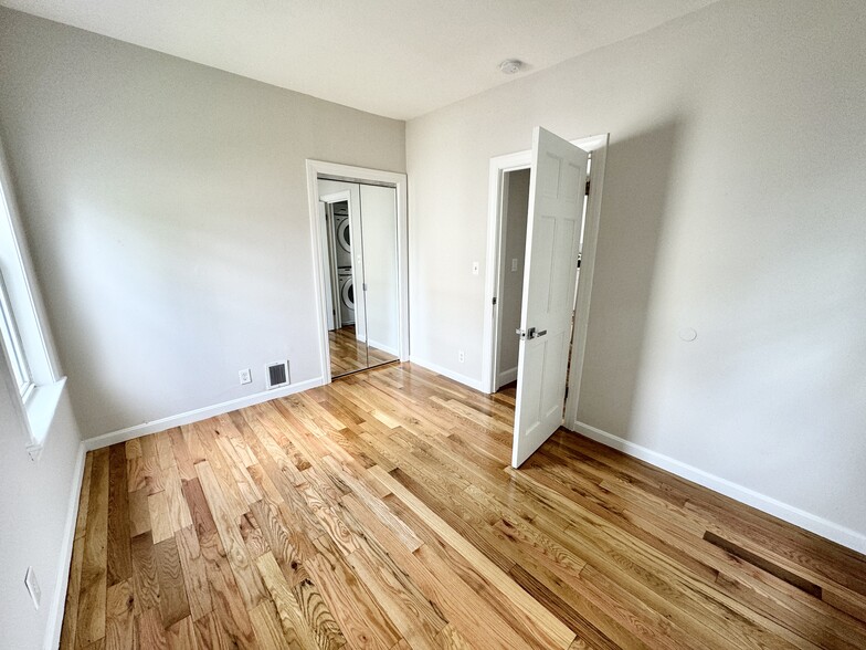 Building Photo - 6 Cawfield St