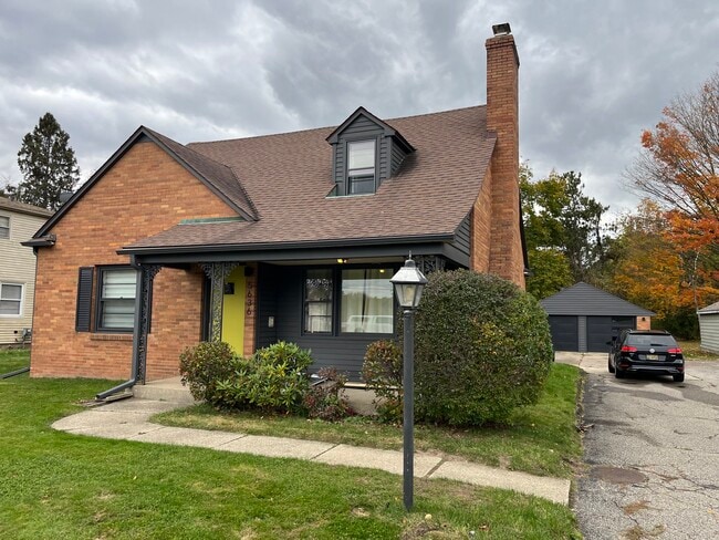 Building Photo - 5636 Oakland Dr