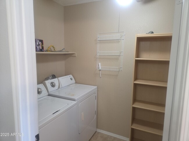 Building Photo - 1958 E Renegade Trail