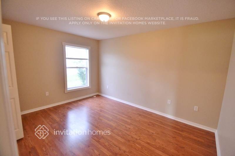 Building Photo - 992 Vanderbilt Dr