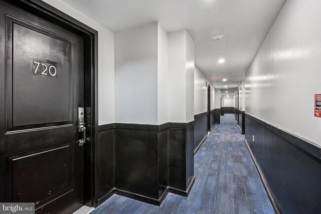 Building Photo - 1201 Vine St