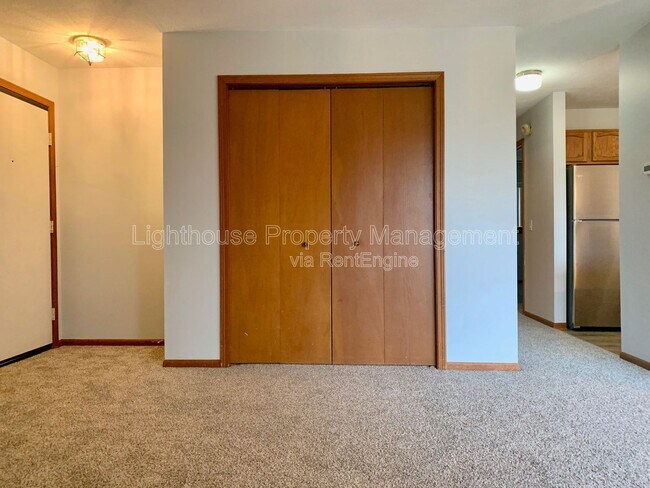 Building Photo - 6691 Boca Vista Dr NE