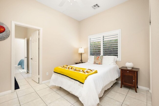 Building Photo - 54620 Avenida Obregon