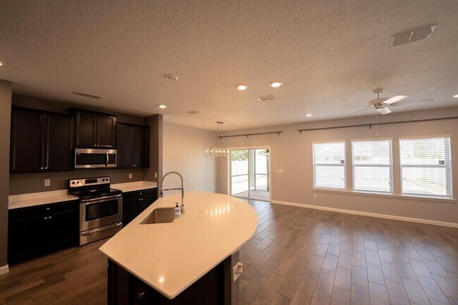 Building Photo - 2670 Fawn Point Dr