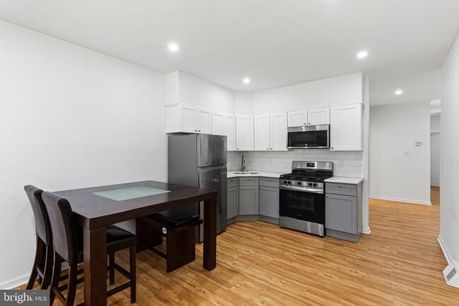 Building Photo - 4047 N Broad St