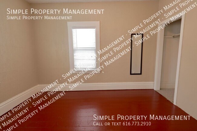 Building Photo - 242 Page St NE