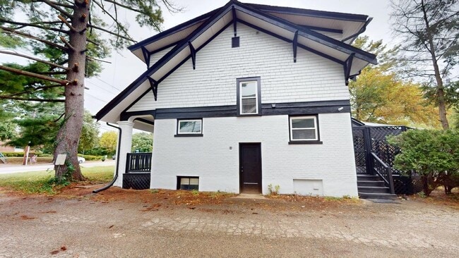 Building Photo - 6232 Montgomery Rd