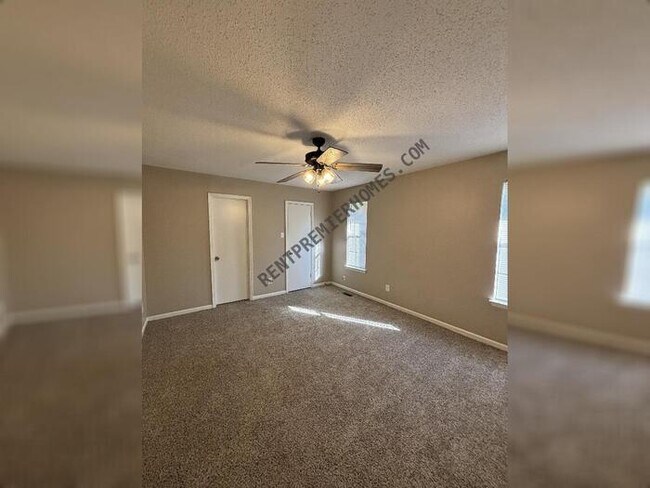 Building Photo - 714 Foxboro Dr