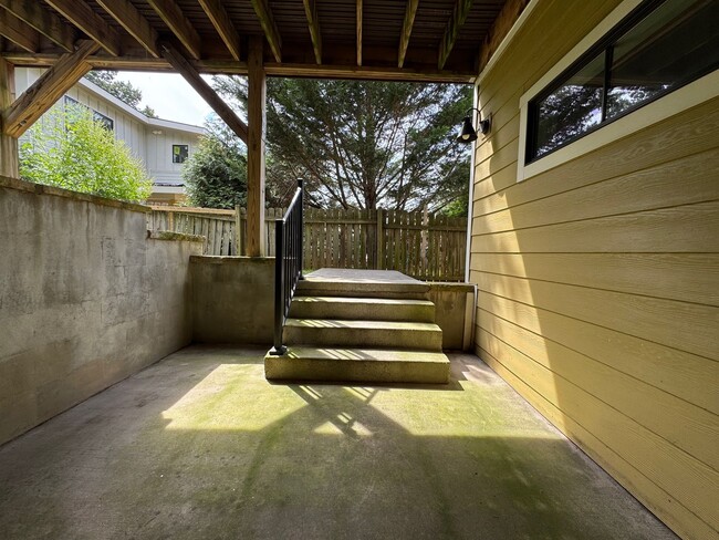 Building Photo - Downtown - Contemporary Apartment minutes ...